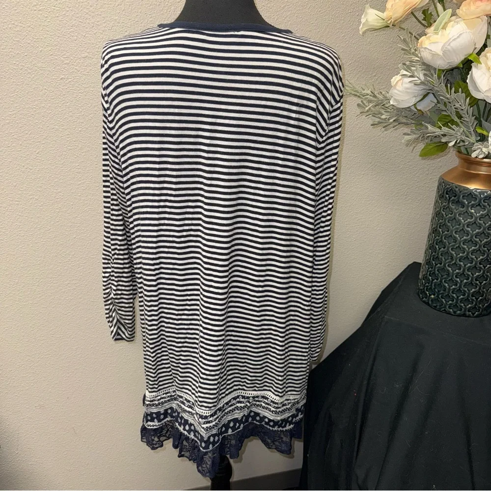 Ali Miles Navy Stripe Tunic Top XL Lace Hem Button Detail Rayon - Picture 3 of 8